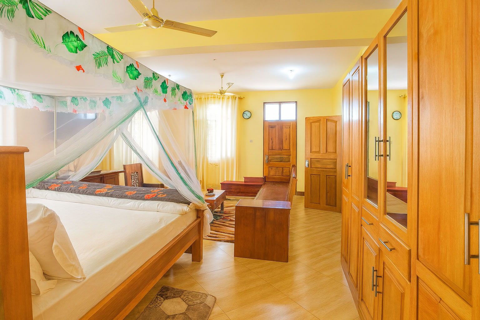 Mountain View Room sitting area